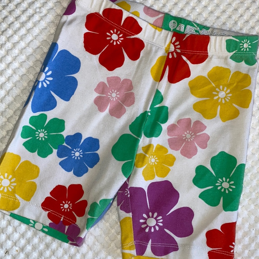 Stretchy floral shorts
